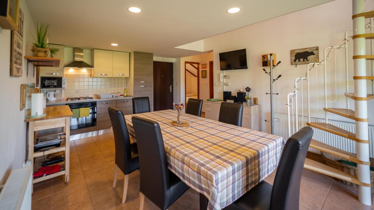 Specious Apartment Manitu In Forest Countryside 弗济内 外观 照片